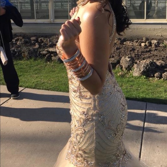 Prom dress - Picture 1 of 8
